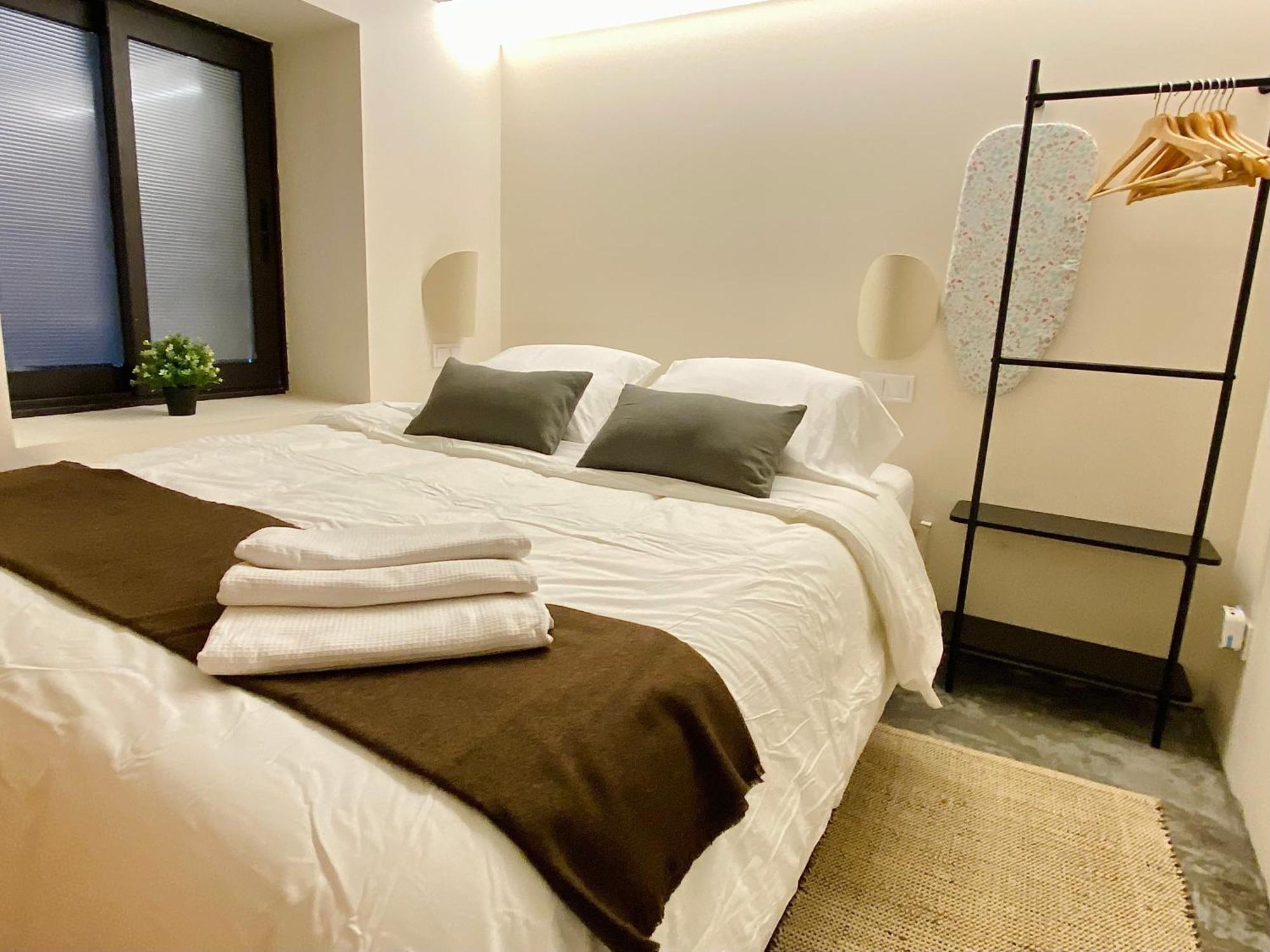 Oasis Apartments & Studios Old Town Center 巴塞罗那 外观 照片
